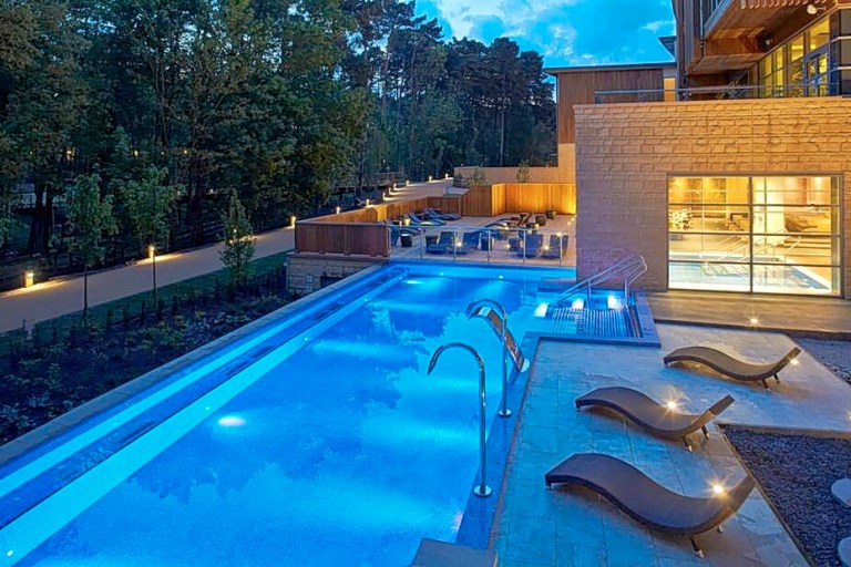 Center Parcs Woburn ForestAqua Sana Spa infinity pool